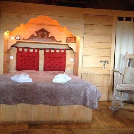 Les Cabanes Du Tertre Urval Экстерьер фото