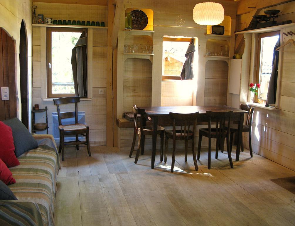 Les Cabanes Du Tertre Urval Экстерьер фото
